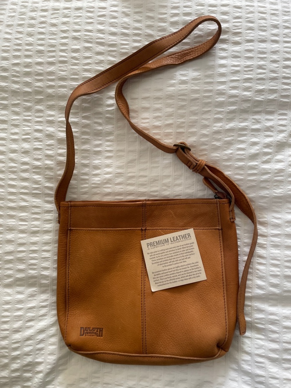 NWOT Duluth Trading Co Tan Leather Crossbody Bag with Front Pocket